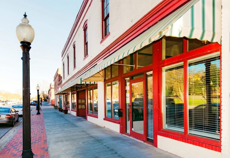 Don’t Let the Dust Settle on Your Lease: 8 Factors to Consider